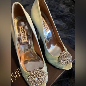 Badgley Mischka Pumps Size 8 Light Blue